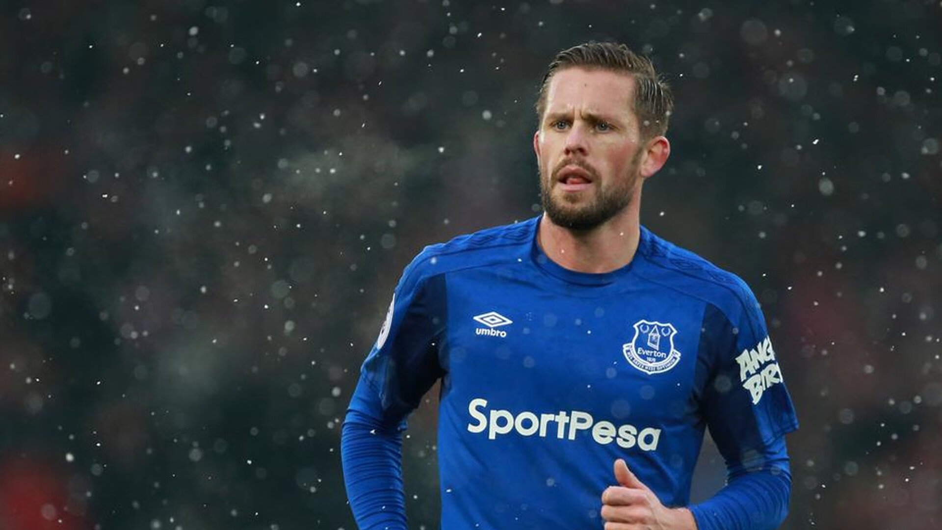 爵士踏平广厦队，浓眉压制级发挥，当个人英雄主义照亮团队篮球的夜空