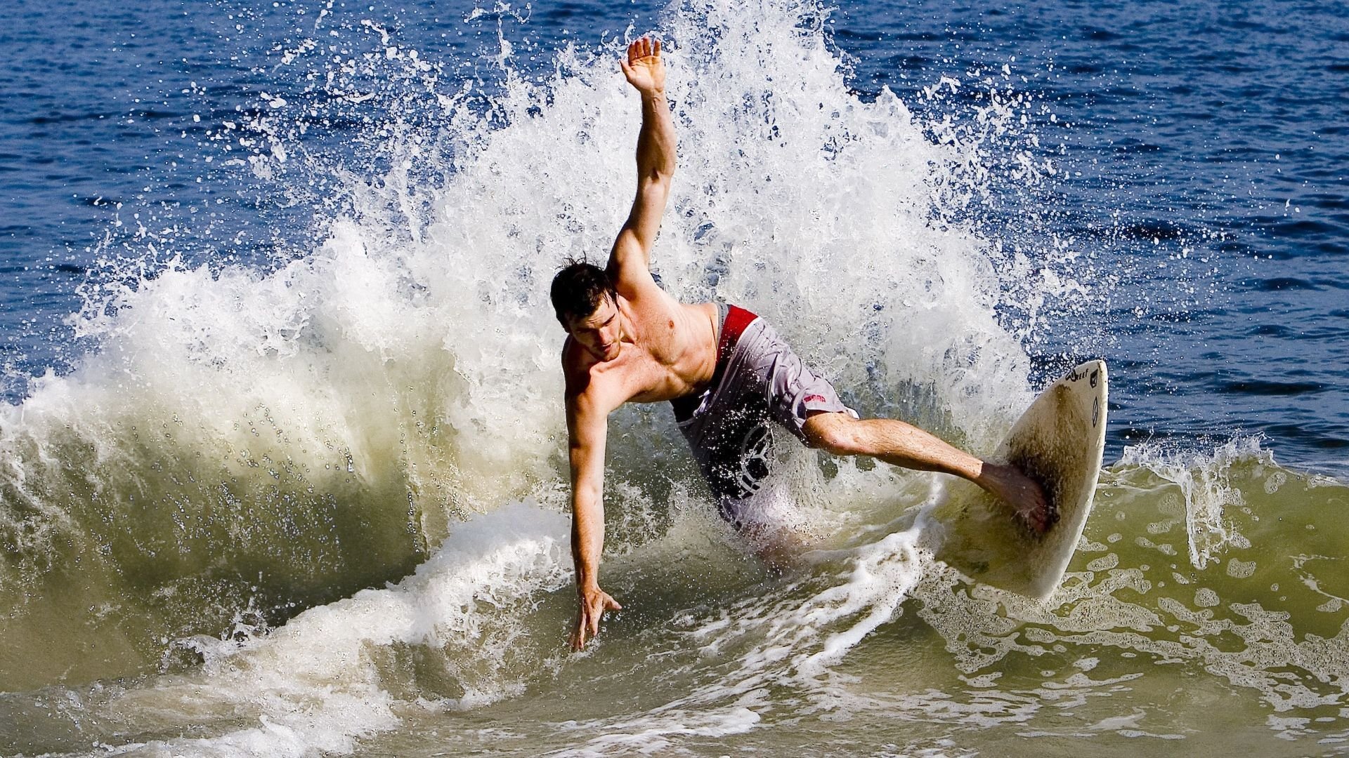 布克撕裂洛杉矶之夜,当太阳升起时,湖人王朝的余晖在叹息